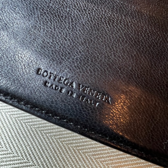 BOTTEGA VENETA Intrecciato Black Kisslock Wallet with Zipper Compartment - Picture 9 of 16